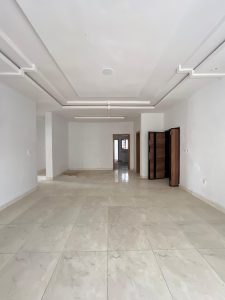 Paragon Apartments - Spacious bedroom 